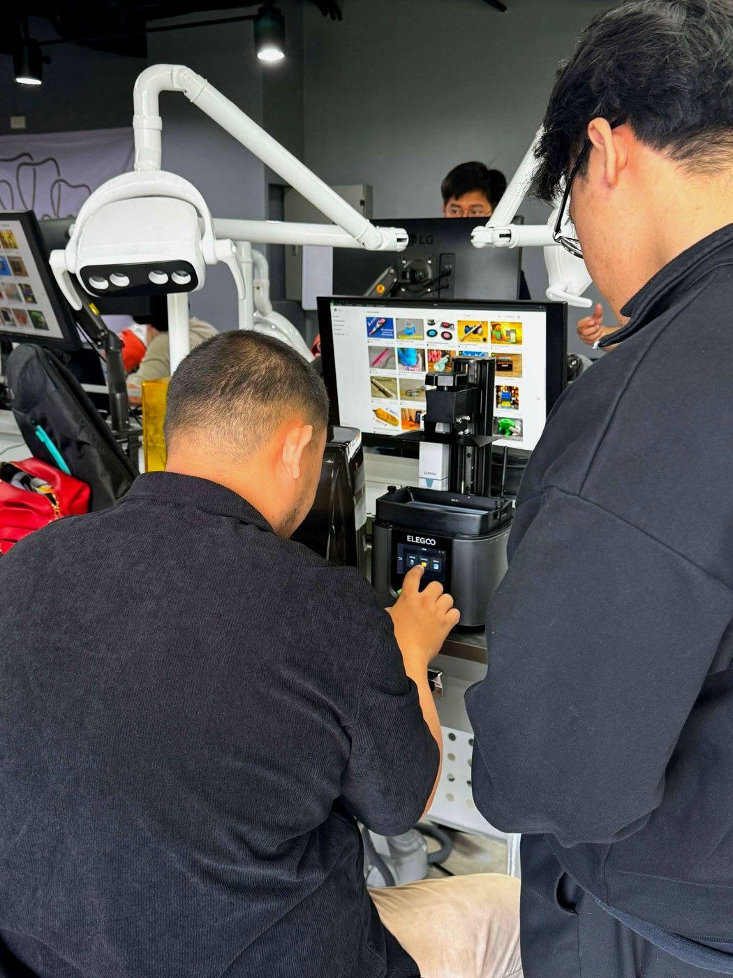 In-house 3D printing and scanning at FFC Dental Clinic.